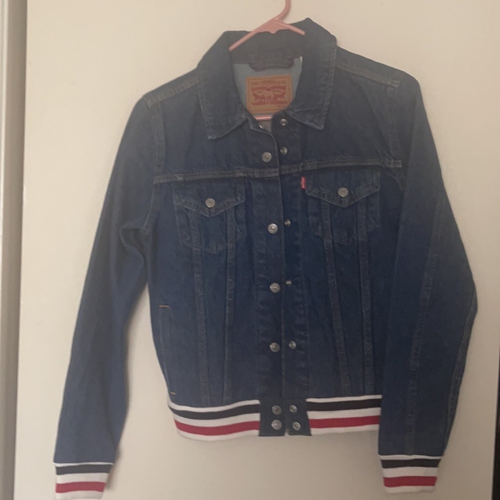 Still new Levi Jacket - Picture 2 of 2